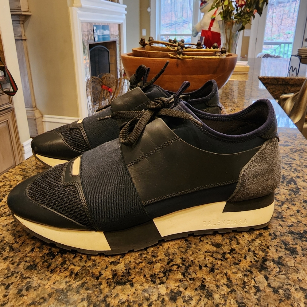 Excellent condition navy Balenciaga tennis shoes size 37